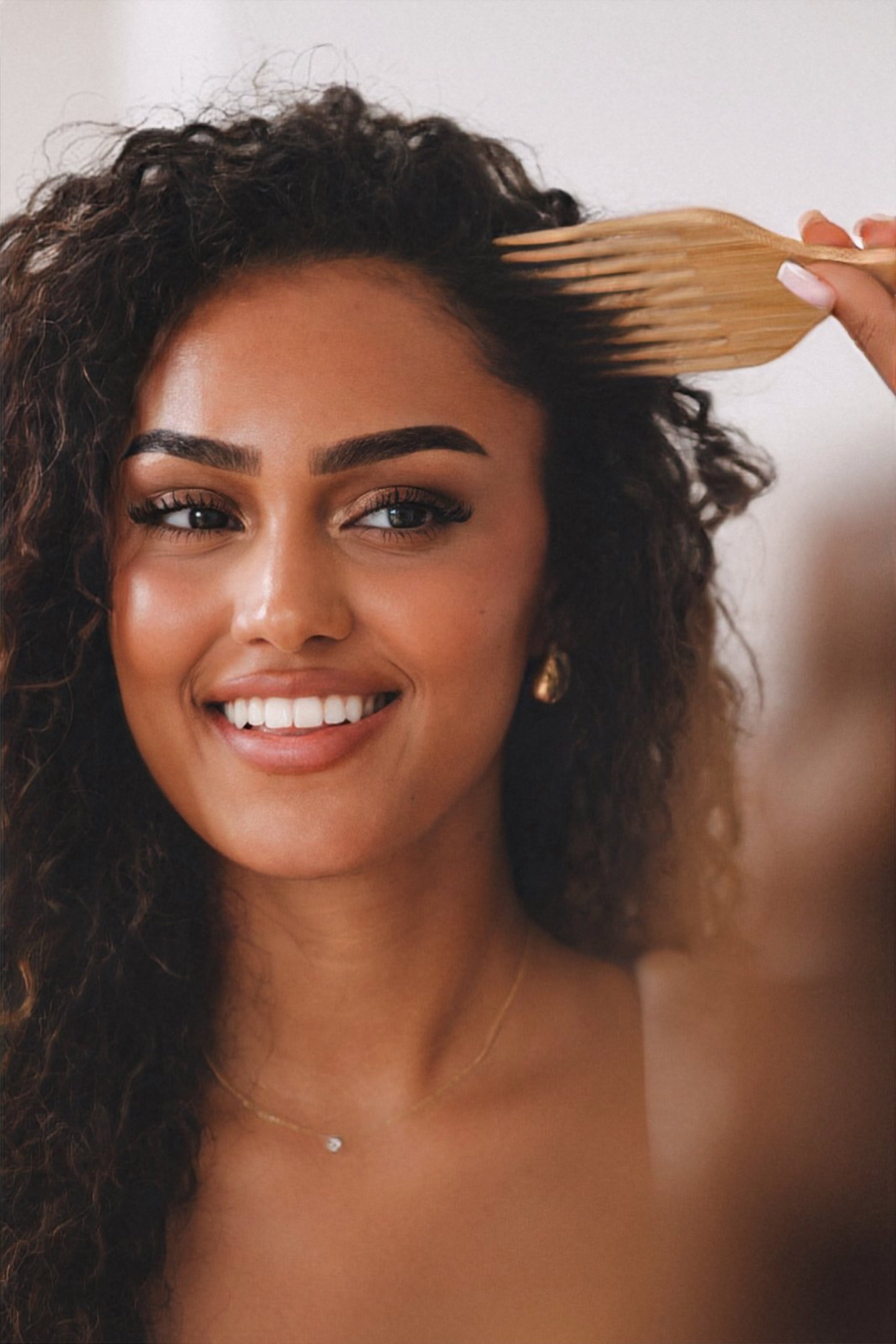 6 Conseils essentiels pour prendre soin de vos cheveux bouclés