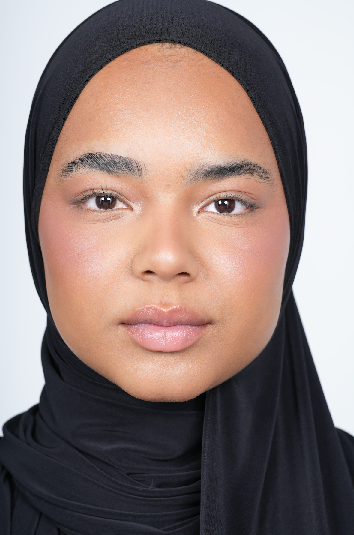 Comment rectifier des sourcils asymétriques ?